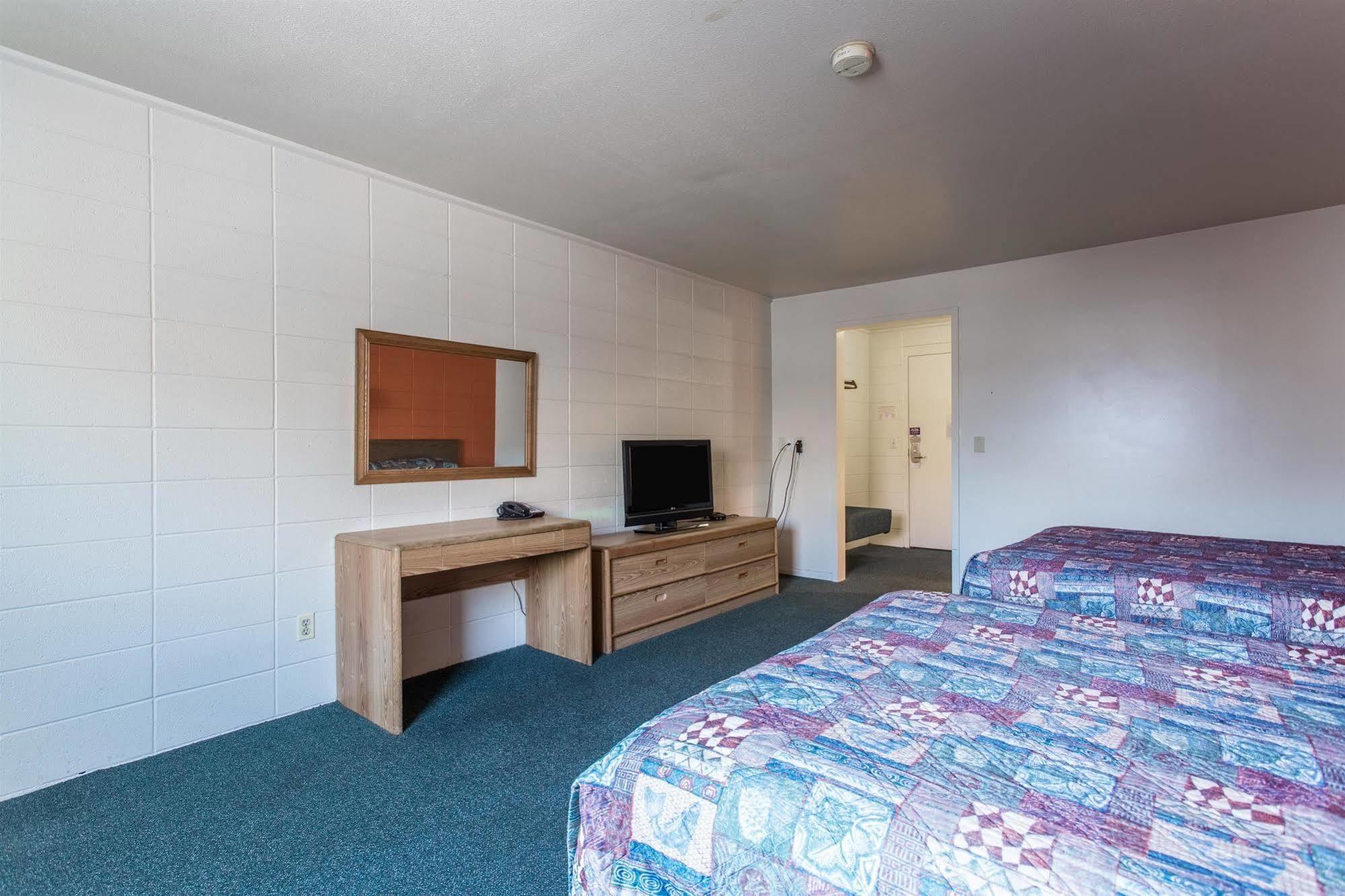 Budget Inn Missoula East Экстерьер фото