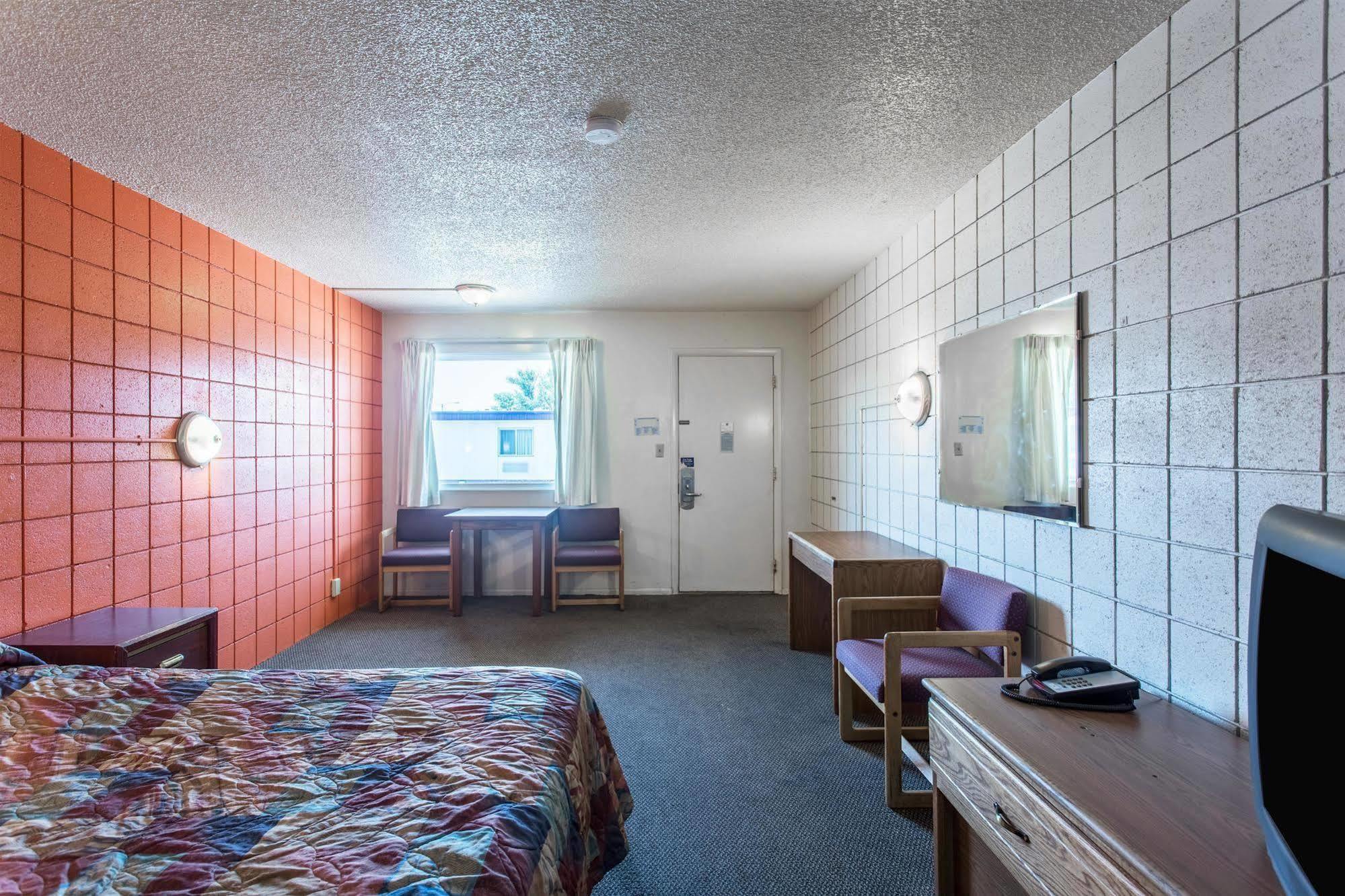 Budget Inn Missoula East Экстерьер фото