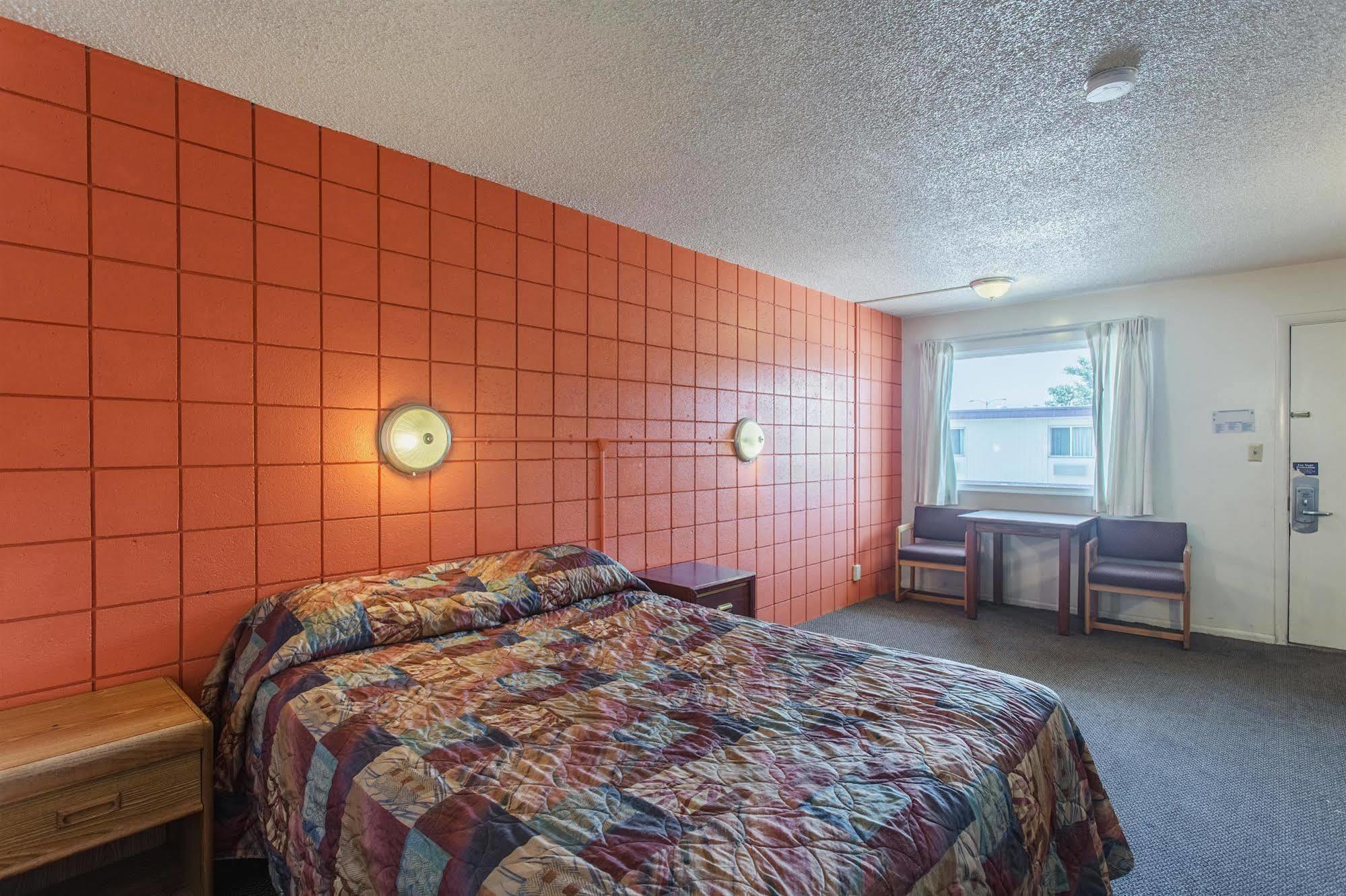 Budget Inn Missoula East Экстерьер фото