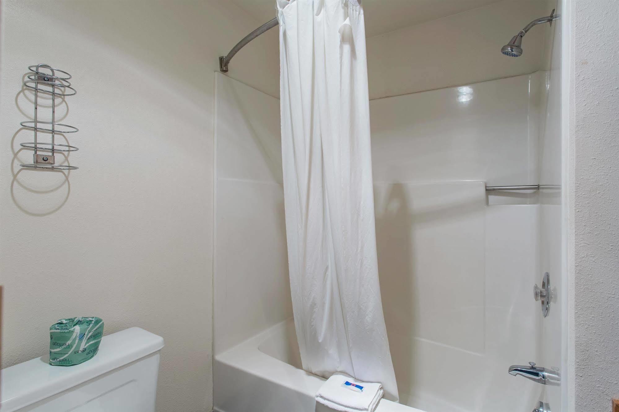 Budget Inn Missoula East Экстерьер фото